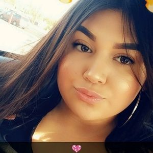 Meet your Posher, Macaria